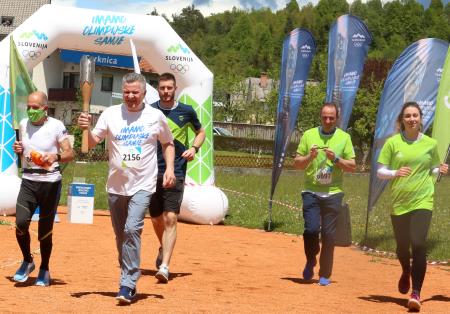 SLOVENSKA BAKLA 19 FOTO LJUBO VUKELIČ